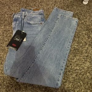 Light Washed levi jeans